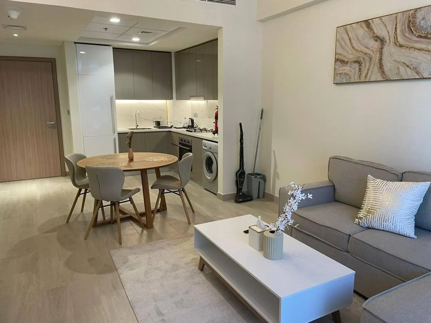 Pleasant New One Bedroom Apartment Azizi Riviera Dubái