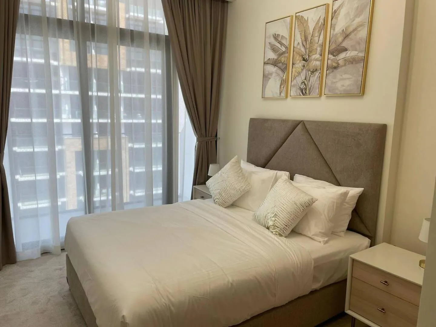 Pleasant New One Bedroom Apartment Azizi Riviera Dubái 0*,  Emiratos Árabes Unidos