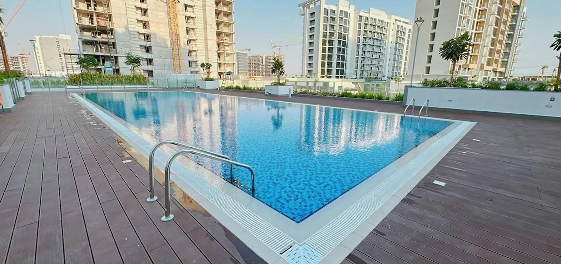 Pleasant New One Bedroom Apartment Azizi Riviera Dubái